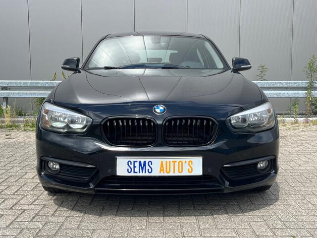 BMW 1-SERIE 118i Centennial Executive Navi / Stoel Verw. / PDC voor en achter