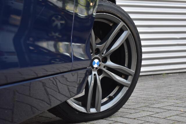 BMW 1-SERIE 116I 5DRS. / 18inch M SPORT / APPLE CARPLAY + NAVI / P.CAM + PDC V+A