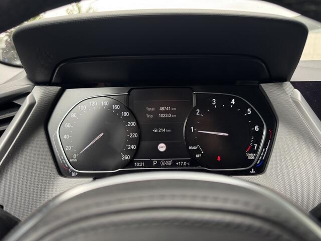 BMW 1-SERIE 118i High Executive| Clima, Cruise, Carplay, Stoelverwarming,