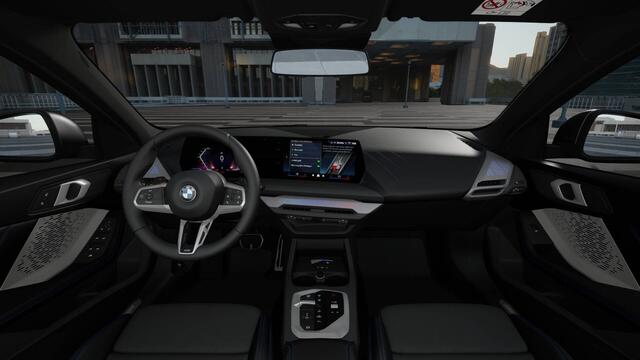 BMW 1-SERIE 120 M Sport Automaat / Sportstoelen / Achteruitrijcamera / M Adaptief onderstel / Parking Assistant / Stoelverwarming