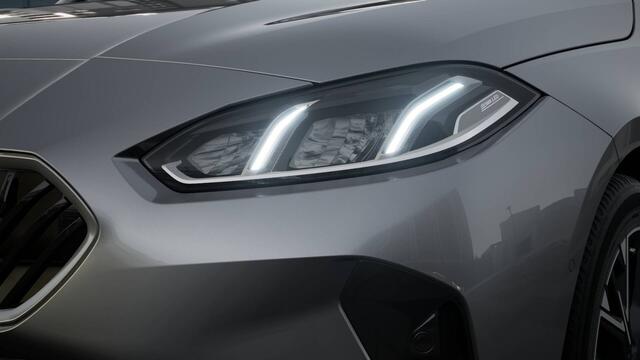 BMW 1-SERIE 120 M Sport Automaat / Sportstoelen / Achteruitrijcamera / M Adaptief onderstel / Parking Assistant / Stoelverwarming