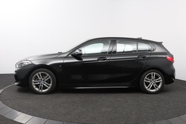BMW 1-SERIE 118i Business Edition | M Sport | Sfeerverlichting | Sportstoelen |