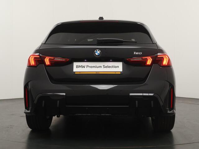 BMW 1-SERIE 120 M Sport Design Edition | Premium Pack | Trekhaak |