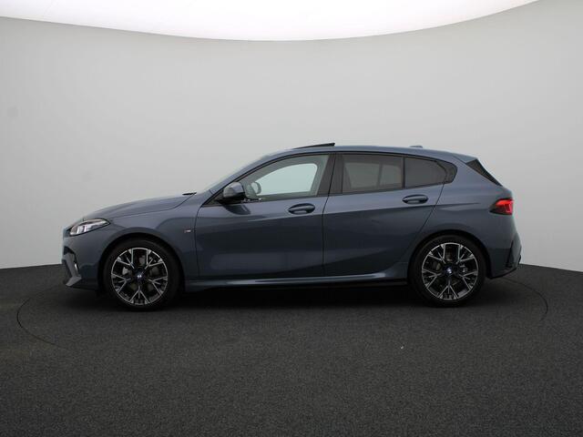 BMW 1-SERIE 120 M Sport Design Edition | Glazen Panoramadak | Driving Assistant Plus | Head-Up Display | Head-Up Display | 18"