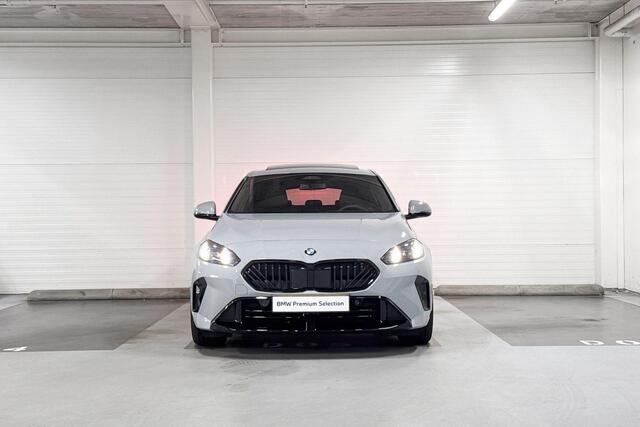 BMW 1-SERIE 120 | M-Sport Pro | Premium Pack | Driving Assistant | Harman/Kardon | Panoramadak | Comfort Access