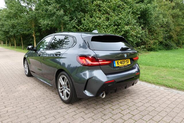 BMW 1-SERIE 118i High Executive M-Sport | Panodak | Stoelverw. | LED | DAB | Camera |
