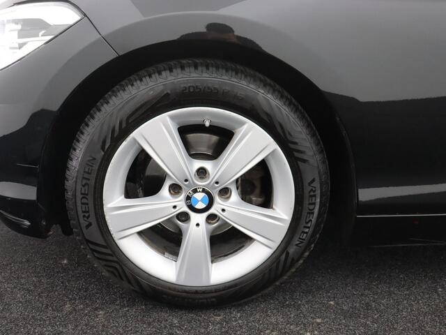 BMW 1-SERIE automaat 118i Corporate Lease Executive navi full map, cruise, leer, bluetooth, led, pdc, Lmvelg L, parkeersensoren achter, hill hold functie, Bandenspanningscontrolesysteem, Stuurbekrachtiging snelheidsafhankelijk, stuur multifunc mooie strake automaat. 