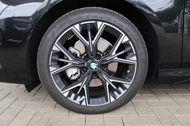 BMW 1-SERIE 5-deurs 120 | M Sport Design Edition | Premium Pack