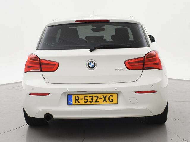 BMW 1-SERIE 118i 3-DEURS + LEDER | SPORTSTOELEN | STOELVERW. | 18 INCH