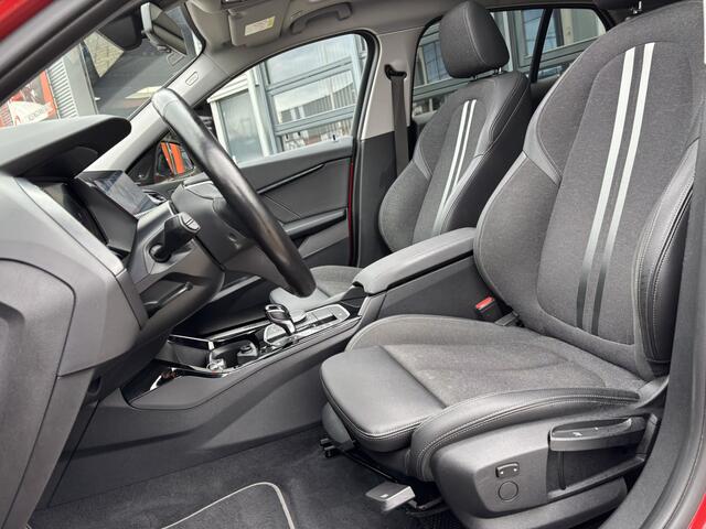 BMW 1-SERIE 118i Executive Sportline / Schuifkanteldak / Harman Kardon Audio / Camera / Stoel en Stuurverwarming /