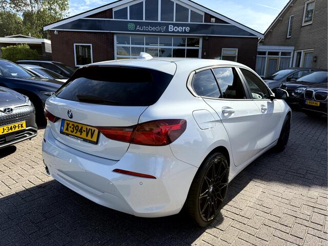 BMW 1-SERIE 118i 140pk Automaat 19''Lmv, Navi,
