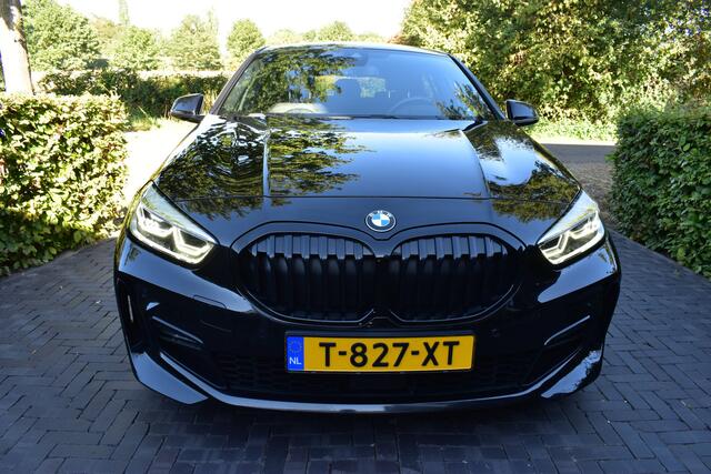 BMW 1-SERIE 118i High Executive M SPORT NIEUWST!
