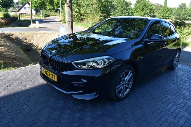 BMW 1-SERIE 118i High Executive M SPORT NIEUWST!