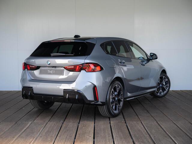 BMW 1-SERIE 120 | M Sport Design | Achteruitrijcamera | Stoelverwarming | Isofix