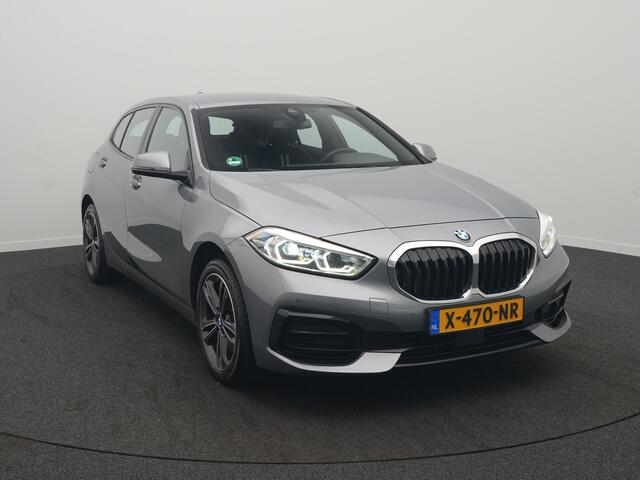 BMW 1-SERIE 118i - RIJKLAARPRIJS - Automaat - Achteruitrijcamera - All Seasonbanden - Stoel- en Stuurverwarming