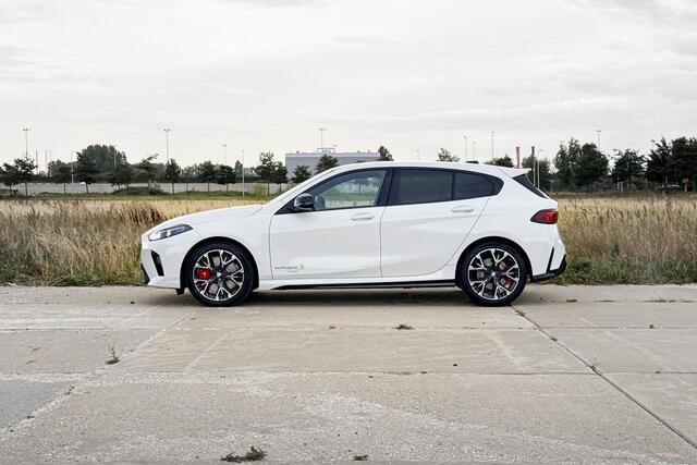 BMW 1-SERIE 120 M Sport Design Edition | Harman Kardon | Comfort Access | Stoelverwarming |