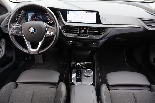 BMW 1-SERIE 118i | LED | Automaat | Clima | Camera |