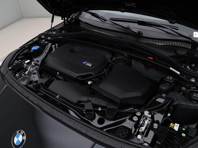 BMW 1-SERIE M135i xDrive Full Options | Elektr. Verst. Stoelen | Panoramadak | Sportstoelen Pro | Harman/Kardon | Head Up