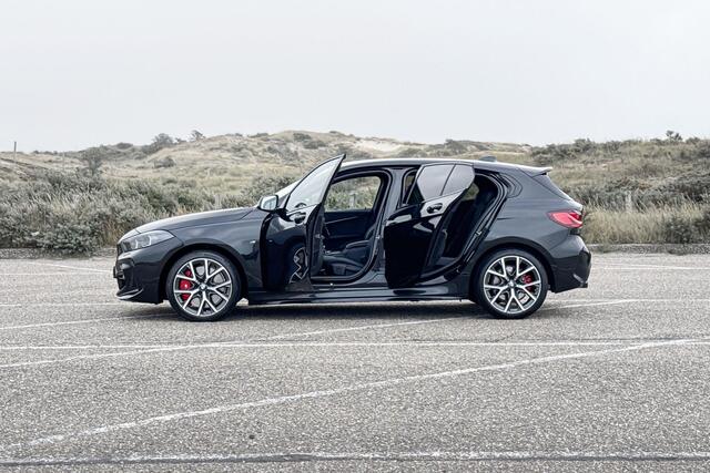 BMW 1-SERIE 118i | M Sport Pro | Stoelverwarming | Trekhaak |