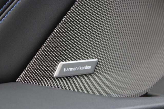 BMW 1-SERIE 120 M Sport Automaat / Sportstoelen / M Adaptief onderstel / Comfort Access / Head-Up / Harman-Kardon