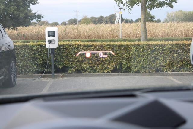 BMW 1-SERIE 120 M Sport Automaat / Sportstoelen / M Adaptief onderstel / Comfort Access / Head-Up / Harman-Kardon