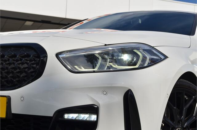 BMW 1-SERIE 118i M Sport | Kuipstoelen | Carplay | Dubbele uitlaat | Virtual cockpit | Stoelverwarming | NL auto