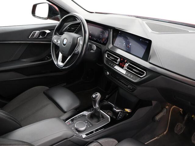 BMW 1-SERIE 116D LESAUTO DUBBELE BEDIENING HANDGESCHAKELD + CAMERA | SPORTSTOELEN | LED