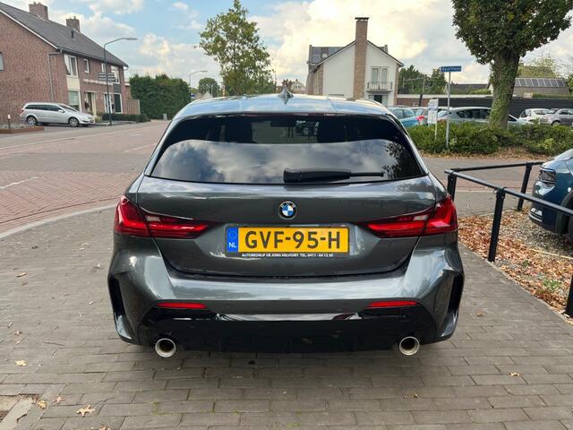 BMW 1-SERIE 120I HIGH EXECUTIVE AUTOMAAT M-PAKKET / NAVI / DAB / 17'' LMV