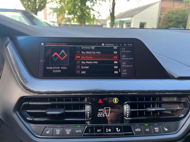 BMW 1-SERIE 120I HIGH EXECUTIVE AUTOMAAT M-PAKKET / NAVI / DAB / 17'' LMV