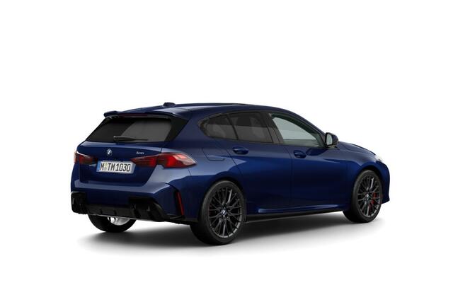 BMW 1-SERIE 120 | M Sport Pro | Innovation Pack | Glazen Panoramadak | Extra getint glas | Elektrisch verstelbare stoelen | Harman-Kardon sound system