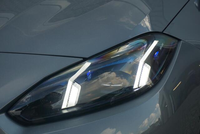 BMW 1-SERIE 120 M Sport Pro | Comfort Access / Elektrisch verwarmde voorstoelen / Sportstoelen / Achteruitrijcamera