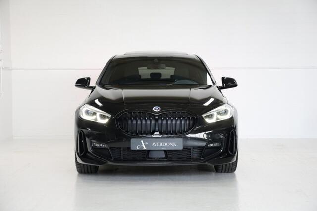BMW 1-SERIE 118i M-Sport Aut. NAP|Pano|Stoelvw|Cam|Trekhaak|Leder