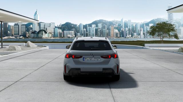 BMW 1-SERIE 120 M Sport Automaat / Panoramadak / Sportstoelen / Achteruitrijcamera / M Adaptief onderstel / Comfort Access / Adaptieve LED / Harman-Kardon / Stoelverwarming