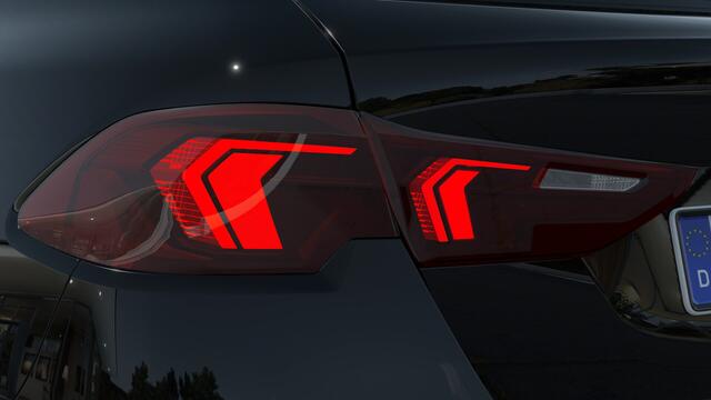 BMW 1-SERIE 120 M Sport Automaat / Sportstoelen / Achteruitrijcamera / Adaptieve LED / M Adaptief onderstel / Comfort Access / Stoelverwarming / Parking Assistant