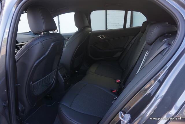 BMW 1-SERIE 118i Sportline | Automaat | Carplay | DAB+ |