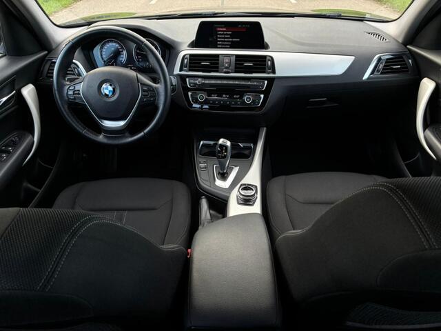 BMW 1-SERIE 118i Executive Aut [ Nav Pdc Cruise ]