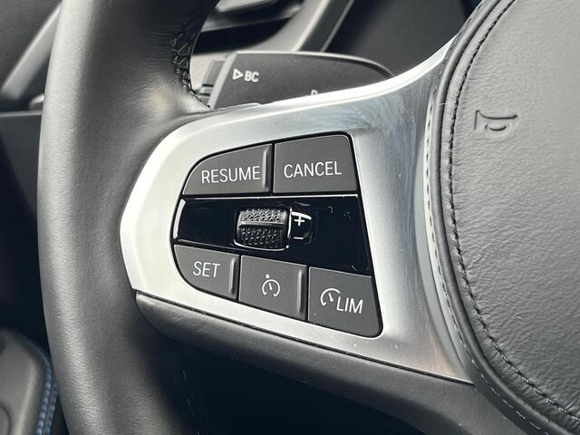 BMW 1-SERIE 118i Executive Edition 140 Pk | Sportstoelen | Cruise Control | LED | Climate Control | Navigatiesysteem | Digitaal Dashboard | Parkeersensoren | 17 Inch