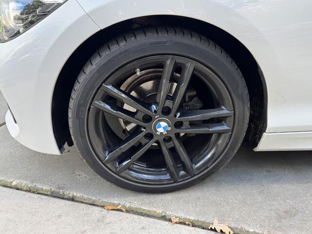 BMW 1-SERIE 118i 136pk Automaat Executive PDC Navigatie LED