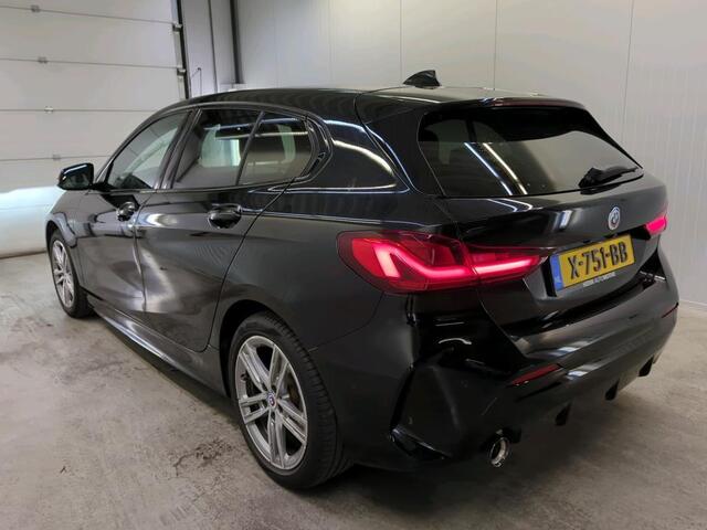 BMW 1-SERIE 118i | Panorama | Navi | Live Cockpit | Led |