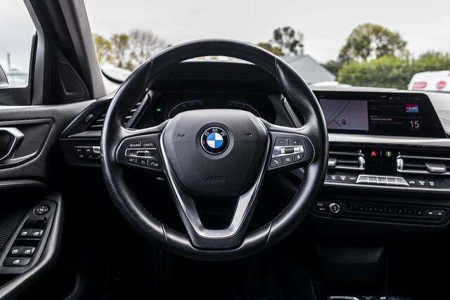 BMW 1-SERIE 118i Business Edition | LED | NL Auto | Carplay