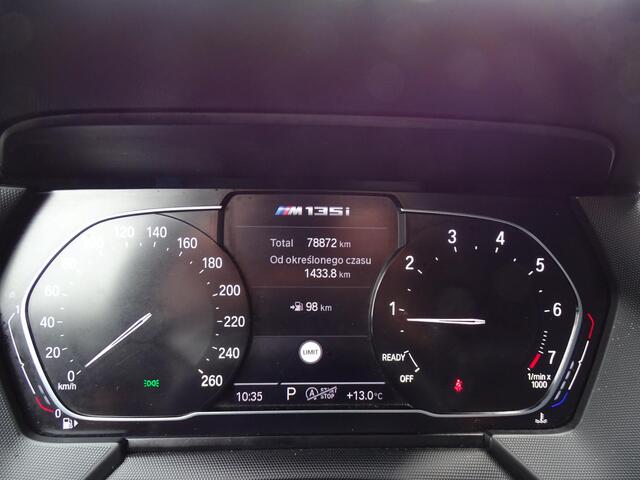 BMW 1-SERIE M135i xDrive High Executive PANORAMADAK|HARMAN/KARDON|DODEHOEK DETECTIE|ACHTERUIT RIJ CAMERA|SPORT STOELEN|KEYLESS ENTRY/GO|NAVIGATIE|LASER KOPLAMPEN | STOEL VERWARMING |