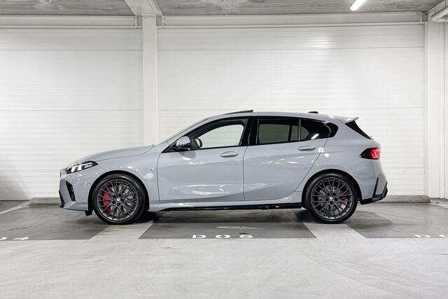 BMW 1-SERIE 120 | M-Sport Pro | Premium Pack | Driving Assistant | Harman/Kardon | Panoramadak | Comfort Access