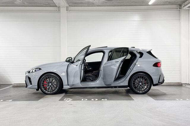 BMW 1-SERIE 120 | M-Sport Pro | Premium Pack | Driving Assistant | Harman/Kardon | Panoramadak | Comfort Access