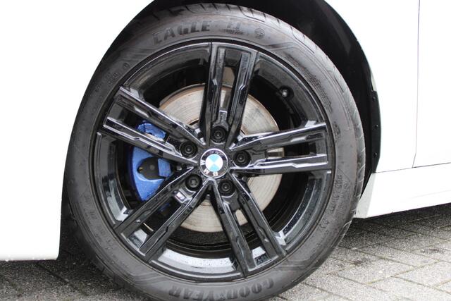 BMW 1-SERIE 118i M Sport Automaat / Sportstoelen / LED / M Sportonderstel / Live Cockpit Professional / Cruise Control / PDC