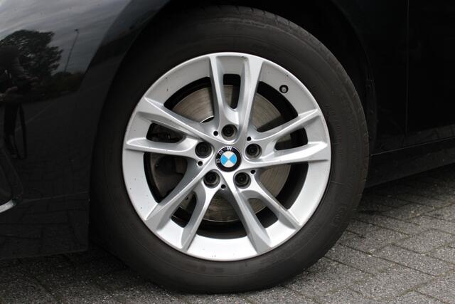 BMW 1-SERIE 118i Sport Line Automaat / Sportstoelen / Head-Up / Stoelverwarming / LED / Live Cockpit Professional