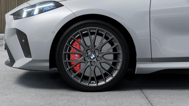 BMW 1-SERIE 120 M Sport Automaat / Panoramadak / Sportstoelen / Achteruitrijcamera / Adaptieve LED / M Adaptief onderstel / Parking Assistant / Stoelverwarming