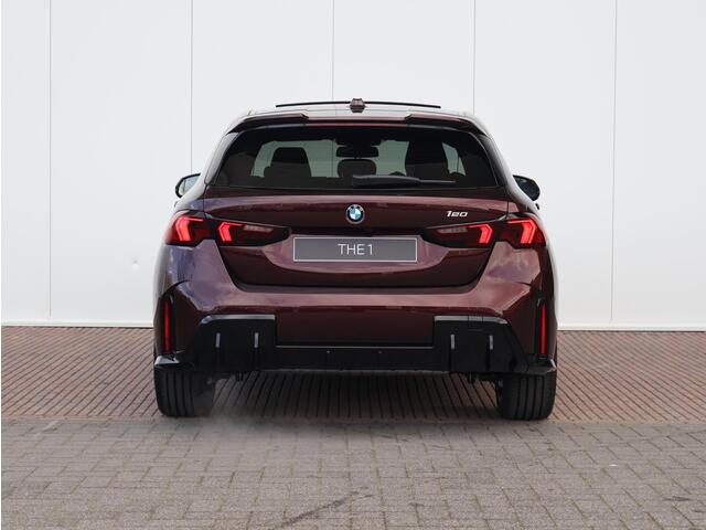 BMW 1-SERIE 120 M Sportpakket Pro/ Innovation Pack/ Stuurwielrand verwarmd/ Comfort Access/ Panoramadak/ Sportstoelen/ Harman-Kardon/ Driving Assistant Plus