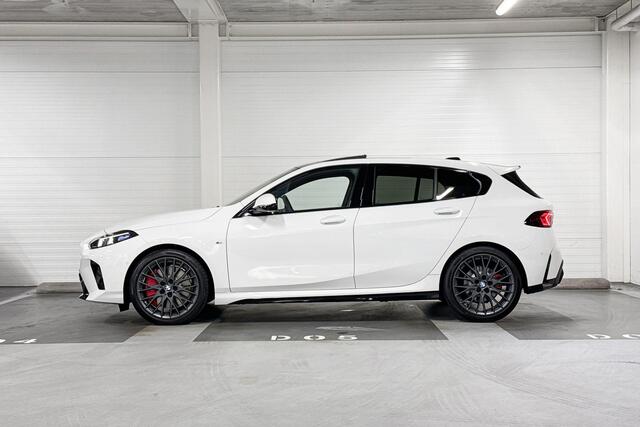 BMW 1-SERIE 120 | M-Sport Pro | Innovation Pack | Driving Assistant | Harman/Kardon | Panoramadak | Comfort Access