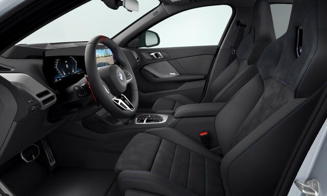 BMW 1-SERIE M135 xDrive - M-Sport Pro - Pano - Head-up - Memoryzetels - ACC - Harman Kardon