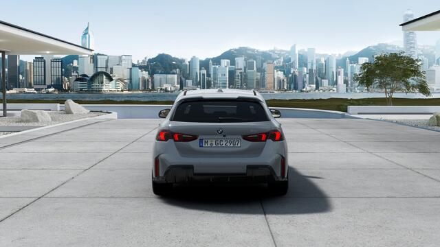 BMW 1-SERIE 120 High Executive M Sport Automaat / Sportstoelen / Adaptieve LED / Head-Up / M Adaptief onderstel / Parking Assistant Plus / Comfort Access